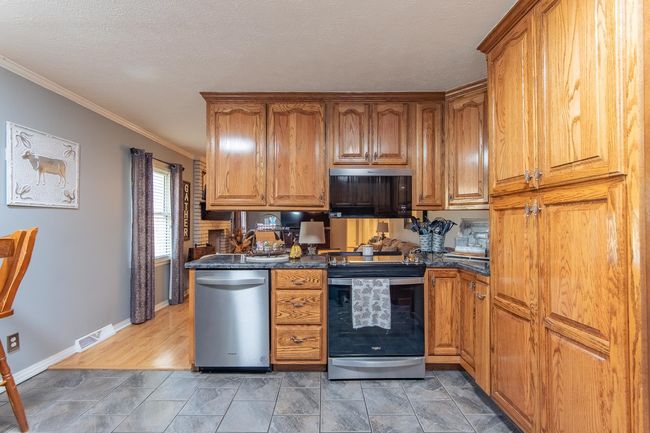 735 Streaming Water Loop, House other with 3 bedrooms, 4 bathrooms and null parking in Clifton TN | Image 15
