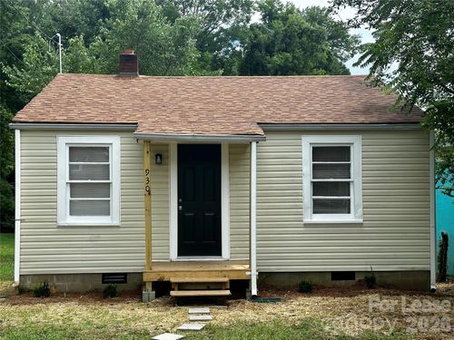 930 Dixie St, Lexington, NC, 27292-5106 | Card Image