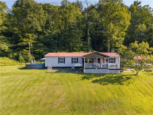 382 Ravenall Ln, Charleston, WV, 25312-8170 | Card Image
