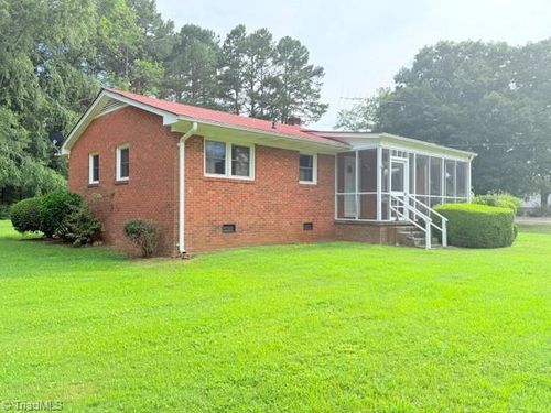 67 W Carthage St, Bennett, NC, 27208-9425 | Card Image