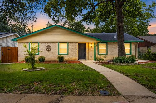 1113 Winterwood Dr, Lewisville, TX, 75067-5037 | Card Image