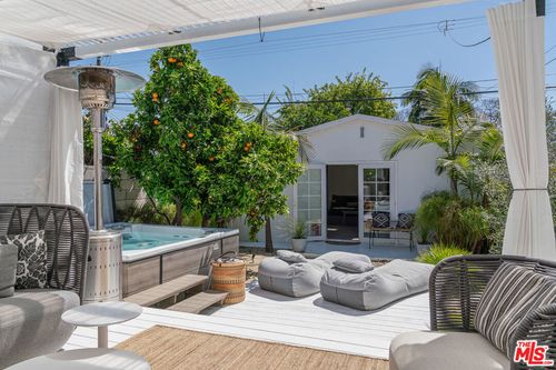 814 Angelus Pl, Venice, CA, 90291-4921 | Card Image