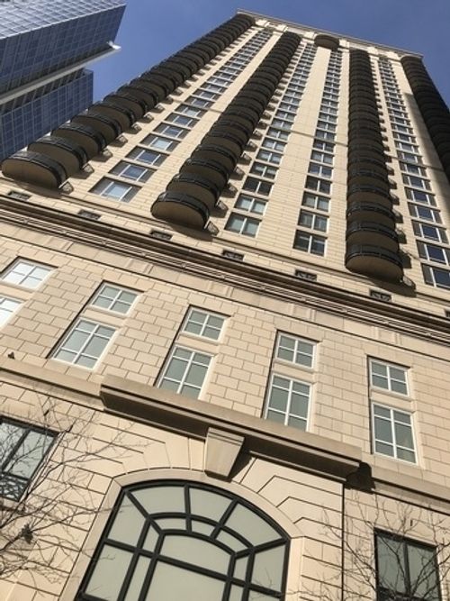 apt-29c-10 E Delaware Pl, Chicago, IL, 60611-1853 | Card Image