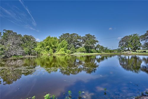 23 Schoenemann Rd, Carmine, TX, 78932 | Card Image