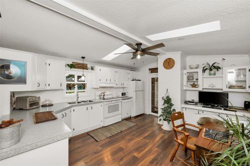 222-2779 Stautw Rd, Saanichton, BC, V8M2C8 | Card Image