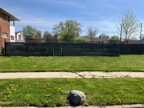 666 Ashland St, Detroit, MI, 48215-2982 | Card Image