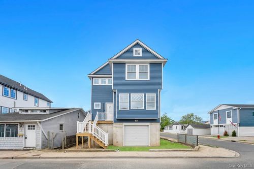 10 8th Ave, East Rockaway, NY, 11518-2007 | Card Image