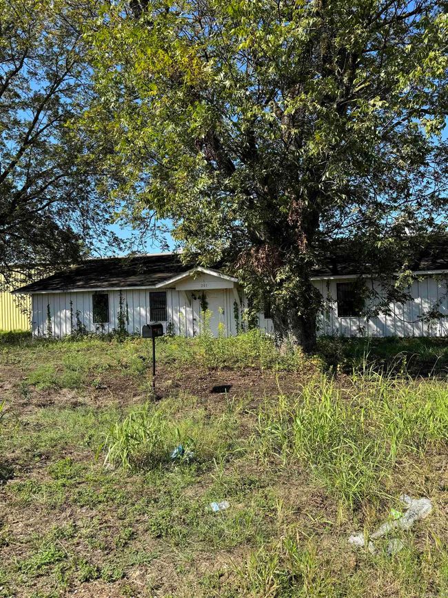 201 W First Street, Home with 0 bedrooms, 0 bathrooms and 20 parking in West Helena AR | Image 13