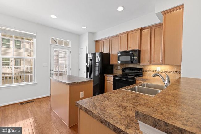 7583 Hearthside Way, Townhouse with 3 bedrooms, 4 bathrooms and null parking in ELKRIDGE MD | Image 12