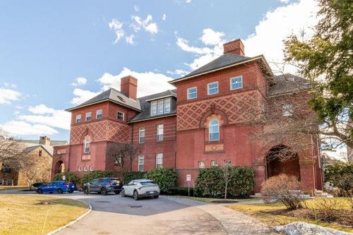 apt-13-72 Lincoln St, Newton, MA, 02461-1537 | Card Image