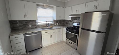 24054 Chicago St, Dearborn, MI, 48124-3206 | Card Image