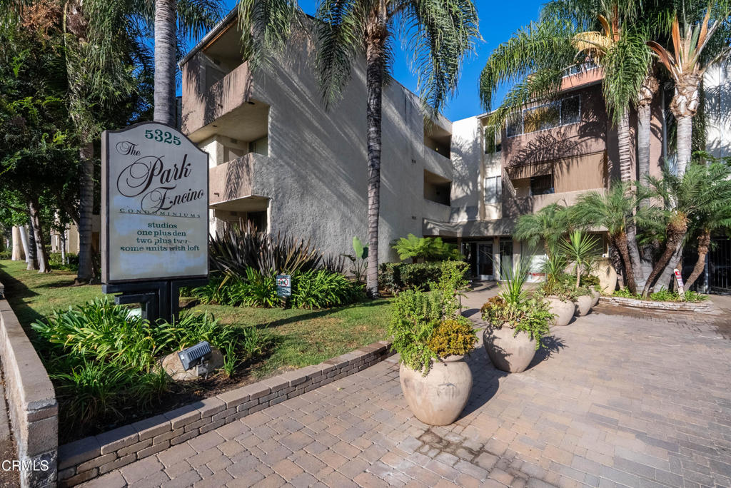Residential Lease in Encino