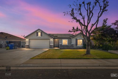 6507 Tulocay Ct, Bakersfield, CA, 93312-6827 | Card Image