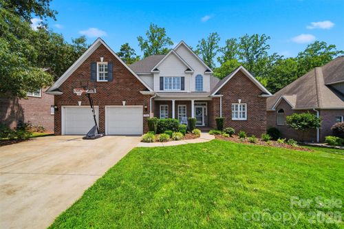 1753 30th Avenue Dr Ne, Hickory, NC, 28601-9072 | Card Image