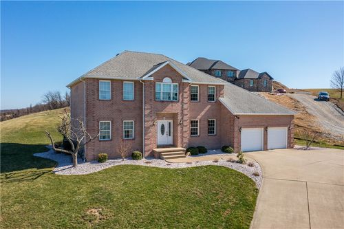 138 Crossridge Rd, Charleroi, PA, 15022-3055 | Card Image