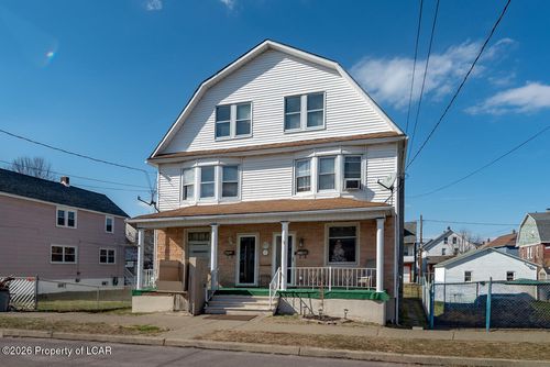 284 E Grand St, Nanticoke, PA, 18634-3210 | Card Image