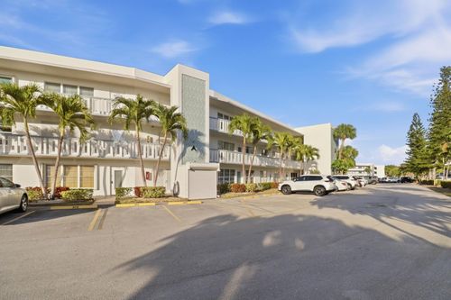 307 Wellington A, West Palm Beach, FL, 33417-2529 | Card Image