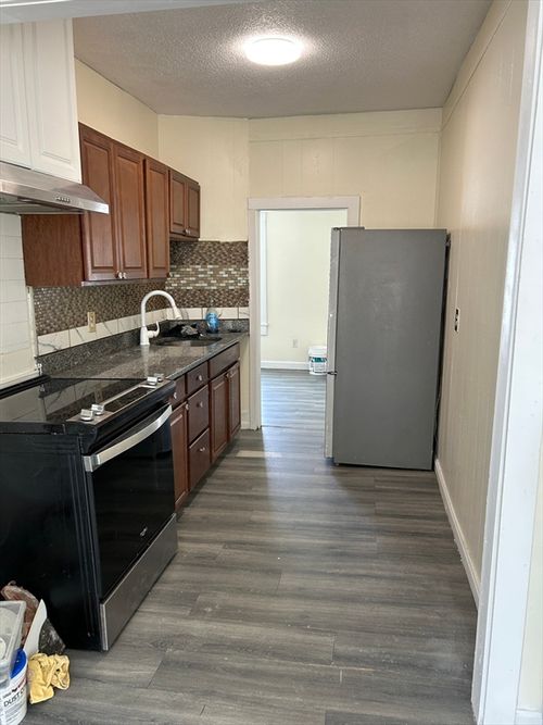 2-25 Bellevue St, Worcester, MA, 01609-1862 | Card Image