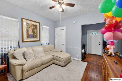 2439 Camden Ave, Omaha, NE, 68111-1719 | Card Image