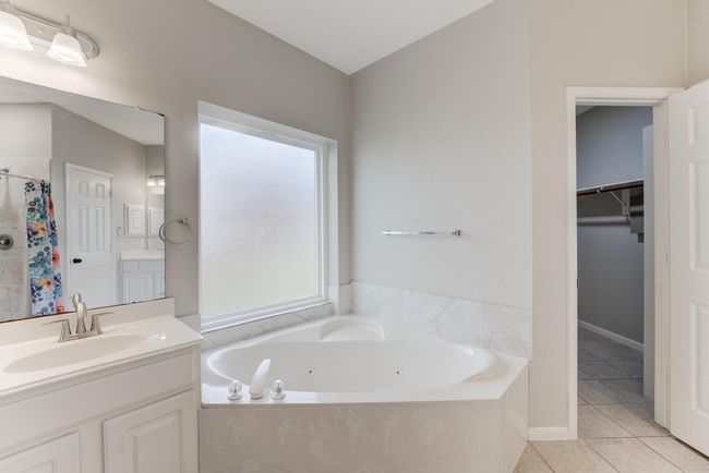 1015 Pine Walk Trl, House other with 4 bedrooms, 3 bathrooms and 2 parking in Spring TX | Image 24