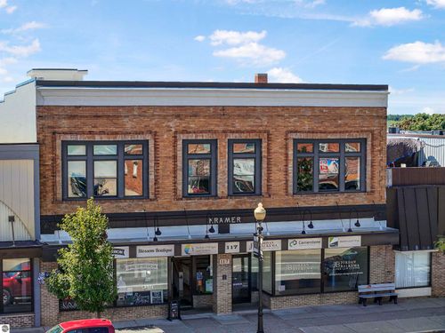117 N Mitchell St, Cadillac, MI, 49601-1884 | Card Image