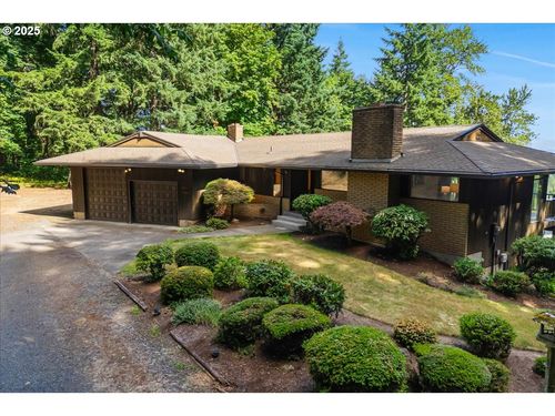 9028 Se Kingswood Way, Damascus, OR, 97089-4720 | Card Image
