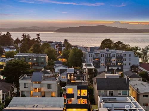 3028 63rd Ave Sw, Seattle, WA, 98116-2708 | Card Image