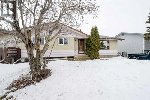 11421 96b St, Grande Prairie, AB, T8V3M8 | Card Image
