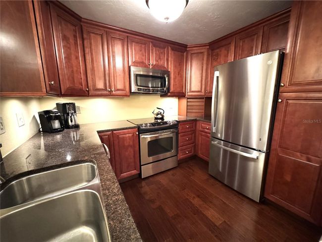 APT-10 - 109 Bayshore Rd, Condo with 2 bedrooms, 2 bathrooms and null parking in Nokomis FL | Image 27