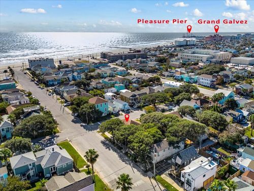 1302 Avenue M 1/2, Galveston, TX, 77550-8221 | Card Image