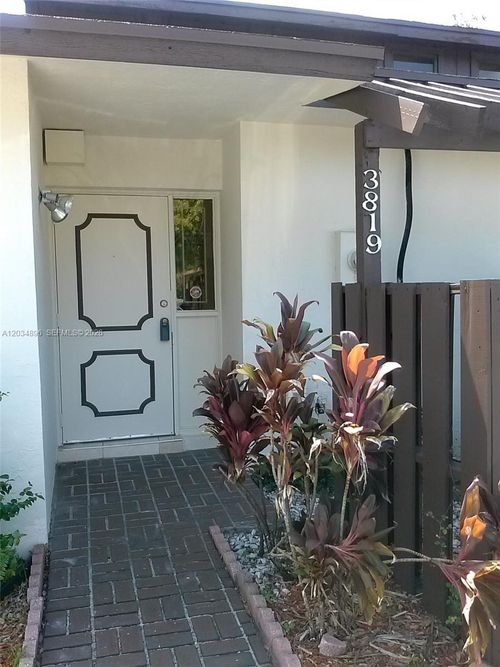 14l-3819 Sw 69th Ave, Miramar, FL, 33023-6638 | Card Image