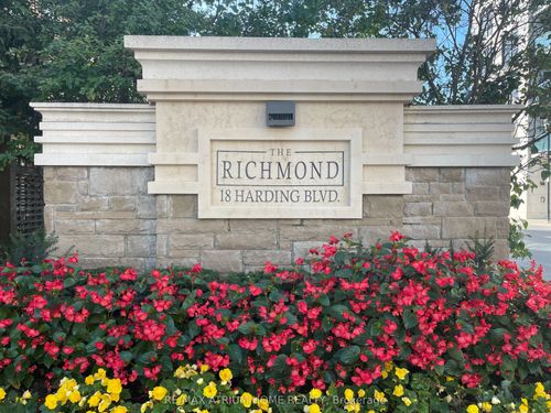284 Church St S, Richmond Hill, ON, L4C9N4 | Card Image