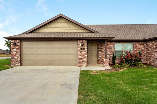 933B Via Torre Avenue, Springdale, AR, 72762 | Card Image