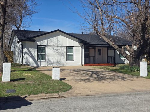 8017 Donegal Ln, North Richland Hills, TX, 76180-5708 | Card Image
