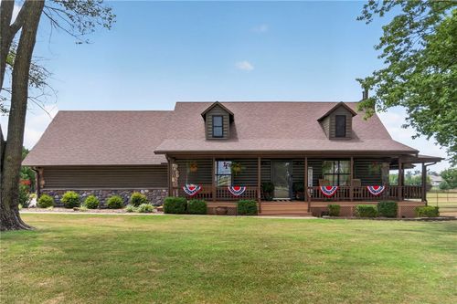 18578 Harmon Rd, Fayetteville, AR, 72704-8523 | Card Image