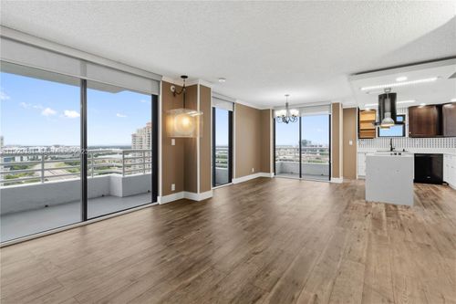 lp06-3300 Ne 192nd St, Aventura, FL, 33180-2427 | Card Image