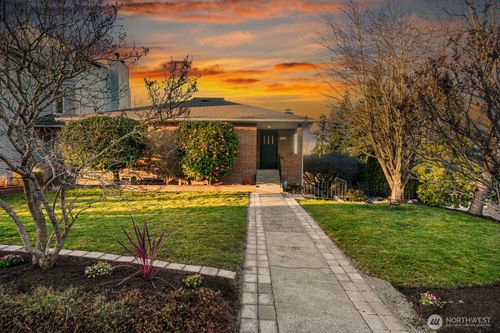 3112 W Mansell Street, Seattle, WA, 98199 | Card Image