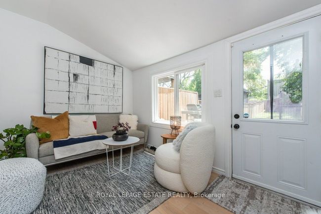 2311 Gerrard St E, House attached with 3 bedrooms, 2 bathrooms and null parking in Toronto ON | Image 12