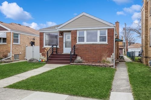 2249 S 13th Ave, North Riverside, IL, 60546-1139 | Card Image