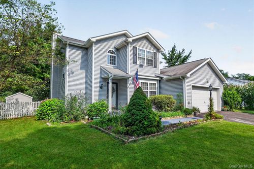 7 Pearlbush Ln, Poughkeepsie, NY, 12603-5446 | Card Image