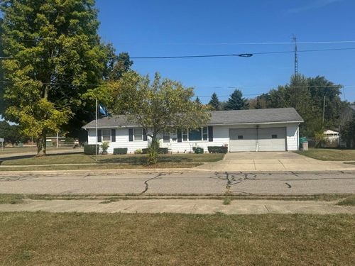 815 Swartz St, Three Rivers, MI, 49093-1975 | Card Image
