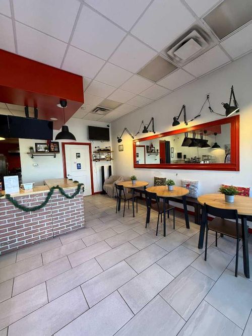 123 Bakery Lane Ne, Calgary, AB, T1Y5T8 | Card Image