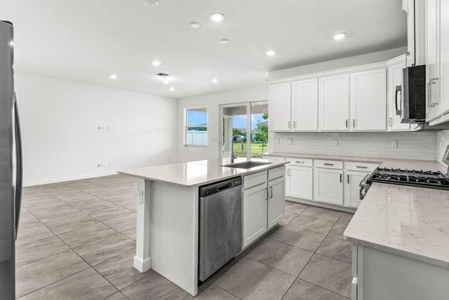 19659 Rugged Trunk Trl, House other with 3 bedrooms, 3 bathrooms and null parking in Loxahatchee FL | Image 12