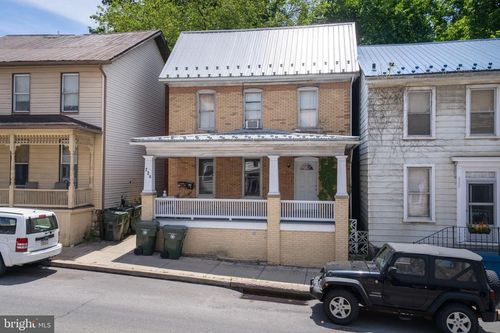 224 E Bishop St, BELLEFONTE, PA, 16823-1942 | Card Image