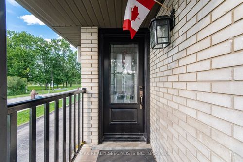 60 Elmwood Ave, Cambridge, ON, N1R4Y2 | Card Image