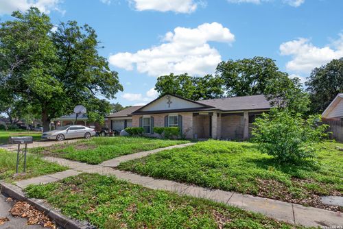 5026 La Haya St, San Antonio, TX, 78233-5839 | Card Image