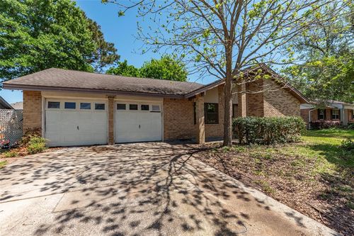 4112 Pine Shadows St, Dickinson, TX, 77539-7016 | Card Image