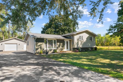 {{alt}} | Card Image