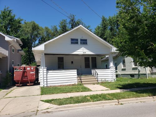 626 North Ave, Aurora, IL, 60505-4414 | Card Image