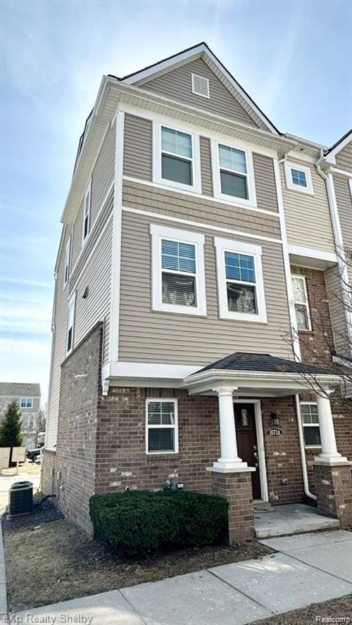 a-1071 N Sherman Dr, Royal Oak, MI, 48067-2273 | Card Image